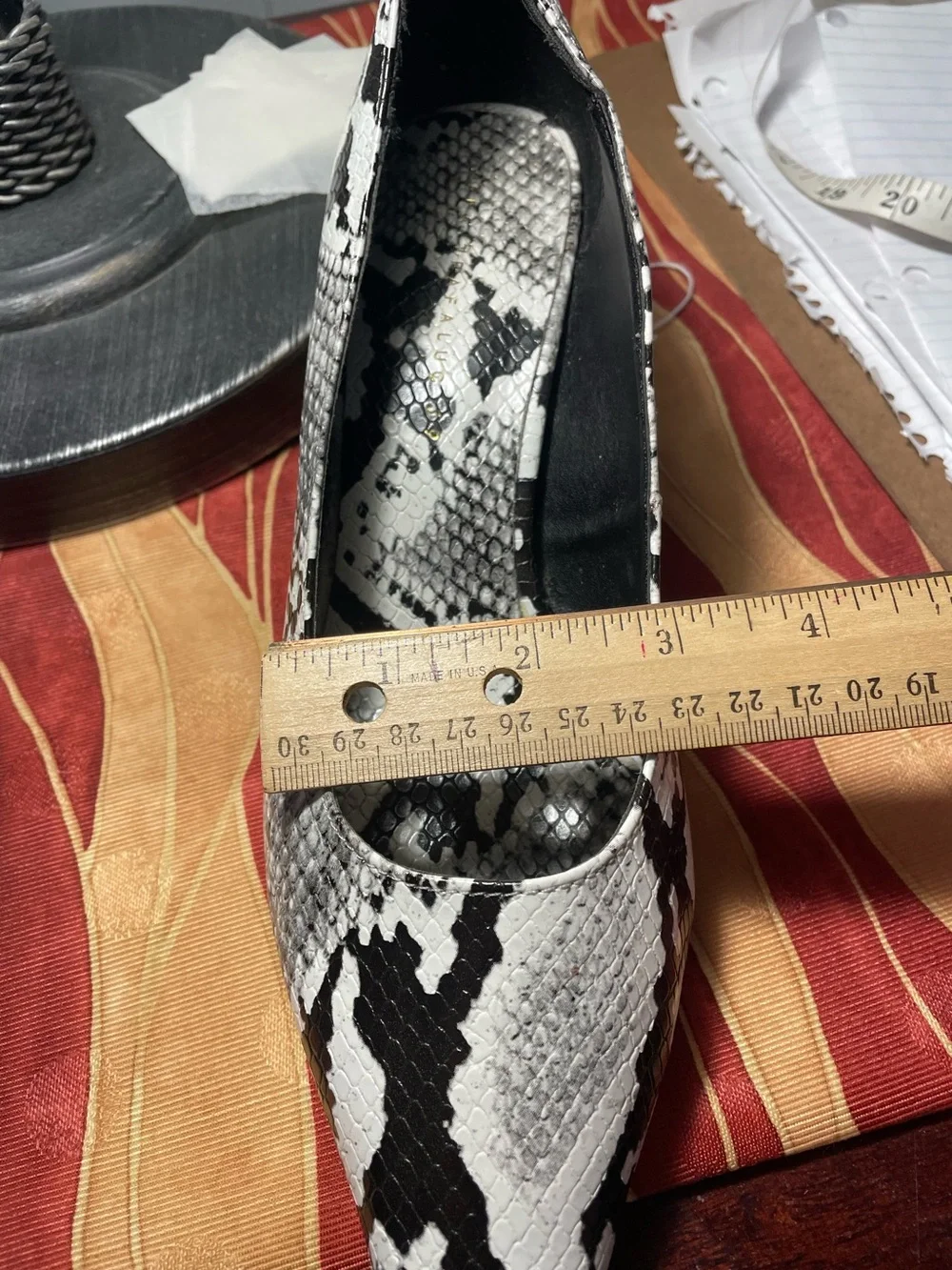 EUC Zara black white‎ snakeskin  print black heels